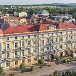 Savoy & Hotell 4*