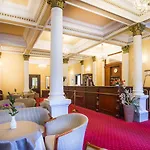 Hotel Savoy &