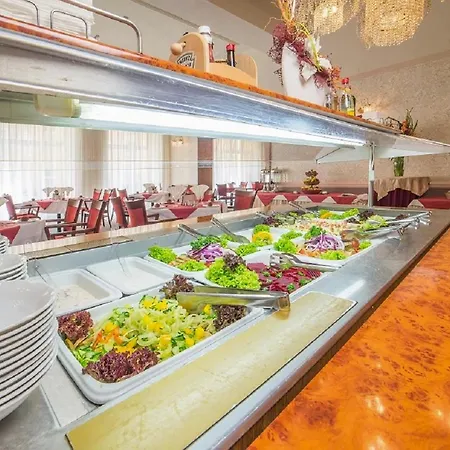 Hotel Savoy & 4*