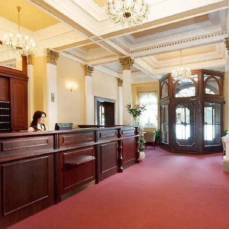Hotel Savoy &