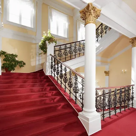 Savoy & Отель
