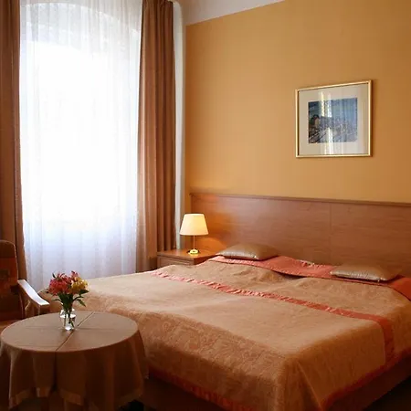 Hotel Savoy & 4*