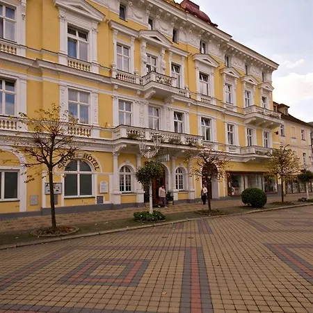 Savoy & Hotel
