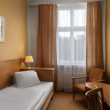 Отель Savoy & 4*