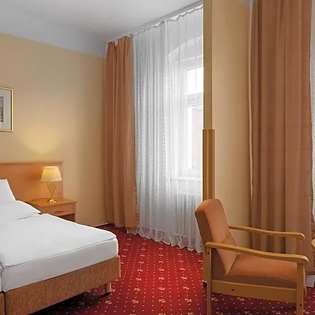 Savoy & Hotel