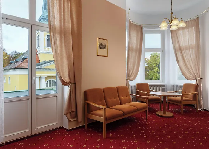 Savoy & 4*