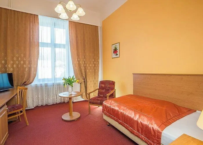 Savoy & 4*